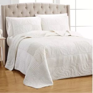 Martha Stewart Full Wedding Rings Pieced Velvet Satin Coverlet 96”x110”